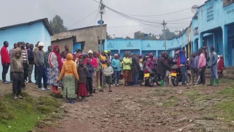 abaturage_bari_bashungereye_aho_umurambo_wa_nyakwigendera_wabonwe-8f57a