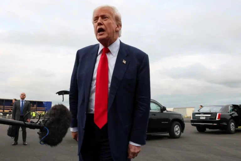 2025-07-25T202645Z_1155811061_RC2WTFAQV37H_RTRMADP_3_USA-TRUMP-BRITAIN
