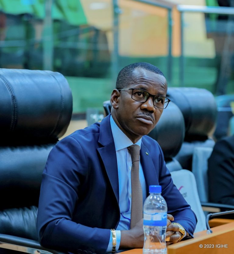 senateri_evode-3-53981 (1)